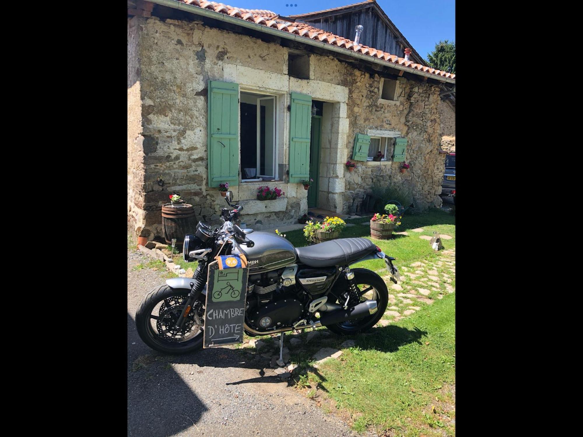 Le Petit Grange Bed and Breakfast Le Lindois Εξωτερικό φωτογραφία